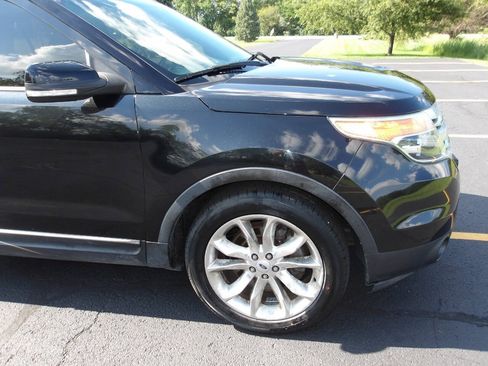 Used 2015 Ford Explorer XLT w/ Equipment Group 202A FWD image 31