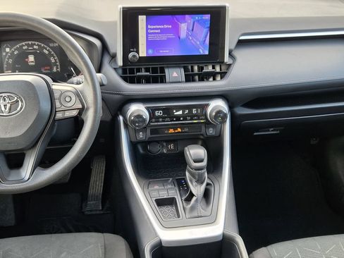 Used 2025 Toyota RAV4 XLE FWD image 17