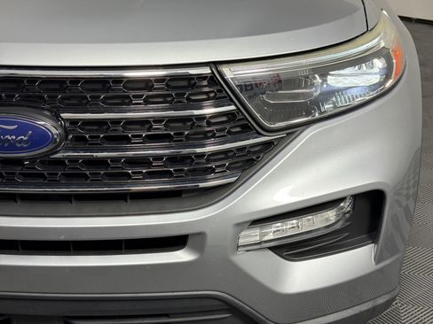 Used 2020 Ford Explorer XLT w/ Equipment Group 202A RWD image 11