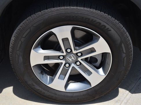 Used 2025 Honda Pilot EX-L image 12