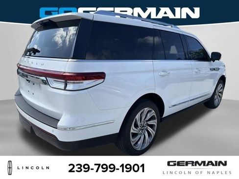 Certified 2023 Lincoln Navigator Reserve AWD/4WD image 7
