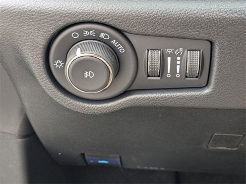 New 2026 Chrysler Pacifica Limited w/ Trailer Tow Group image 17