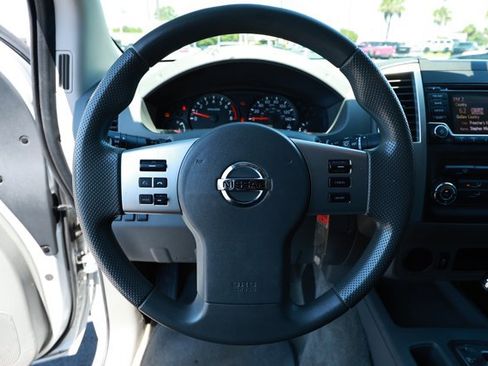 Used 2018 Nissan Frontier SV RWD image 11