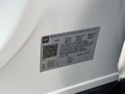 Used 2025 Chevrolet Equinox LT image 24