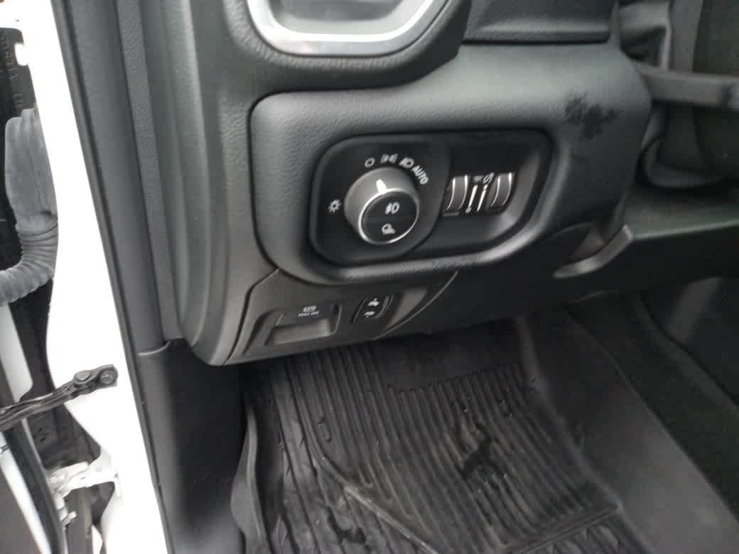 Used 2021 RAM 1500 Laramie AWD/4WD image 17