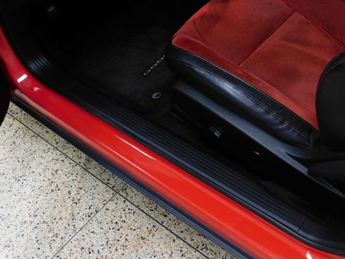 Used 2015 Dodge Challenger R/T Plus RWD image 27