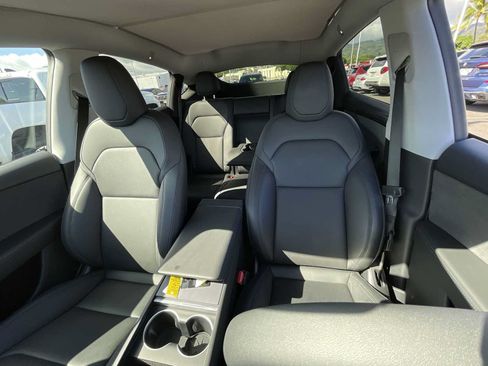 Used 2026 Tesla Model Y 2WD image 13