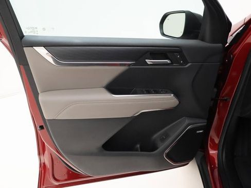 Used 2024 GMC Acadia Elevation w/ Super Cruise Package image 7