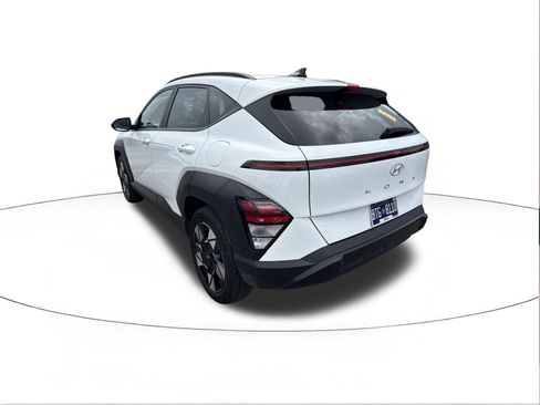 Used 2025 Hyundai Kona SEL FWD image 3
