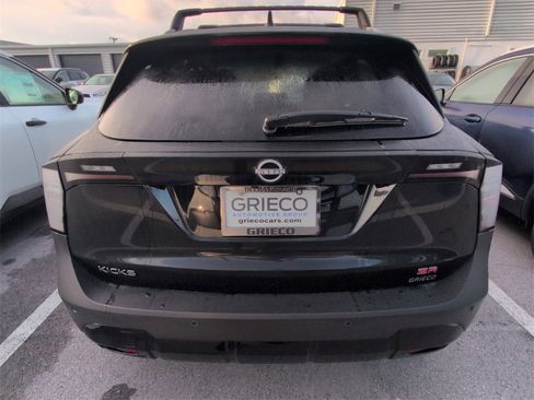 New 2025 Nissan Kicks SR image 12