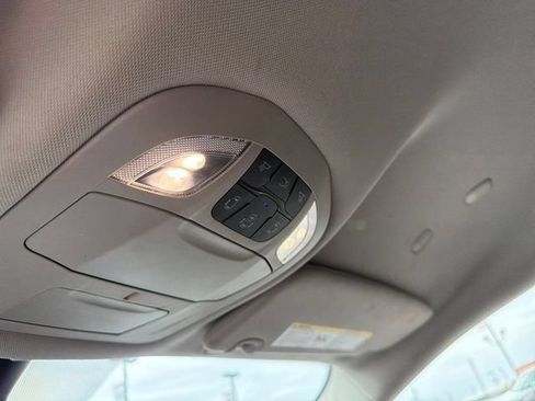 Used 2024 Chrysler Pacifica Limited FWD image 39