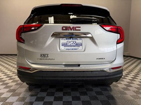 Used 2018 GMC Terrain SLT w/ Preferred Package image 9