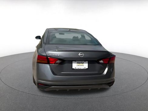 Used 2025 Nissan Altima 2.5 SV image 12