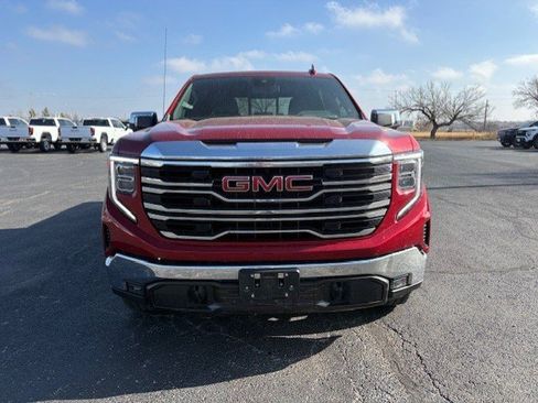 Used 2023 GMC Sierra 1500 SLT image 1