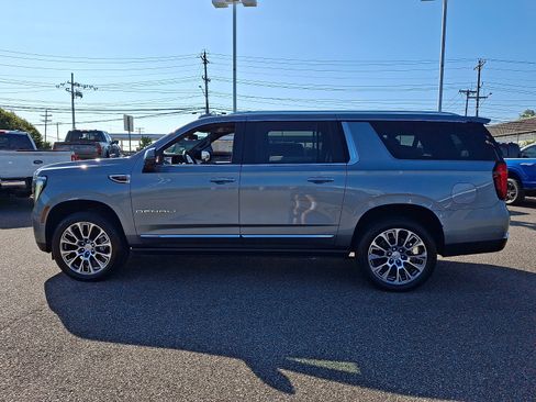 Used 2026 GMC Yukon XL Denali w/ Sun & Power Step Package AWD/4WD image 6