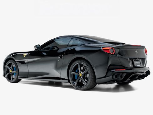 Used 2019 Ferrari Portofino RWD image 19