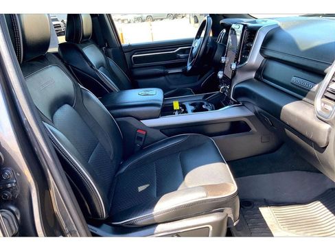 Used 2024 RAM 1500 Laramie AWD/4WD image 8