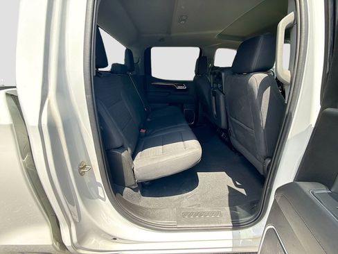 Used 2022 Chevrolet Silverado 1500 LT AWD/4WD image 30