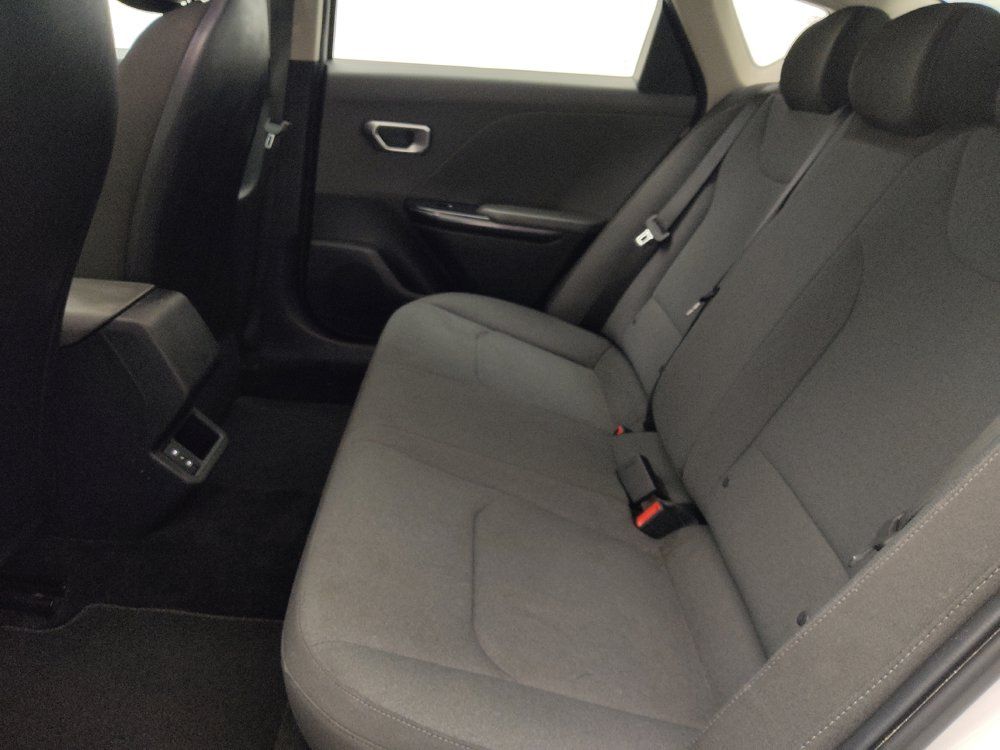 Used 2025 Kia K4 FWD image 18