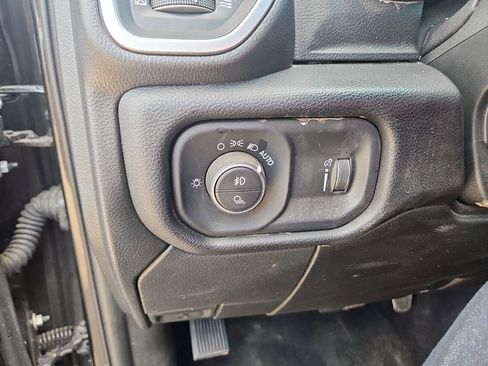 Used 2024 RAM 2500 Big Horn AWD/4WD image 20