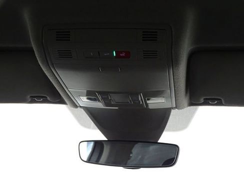 Used 2024 Volkswagen Tiguan SE image 27