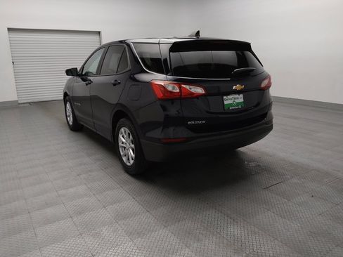 Used 2020 Chevrolet Equinox LS w/ LS Convenience Package FWD image 5
