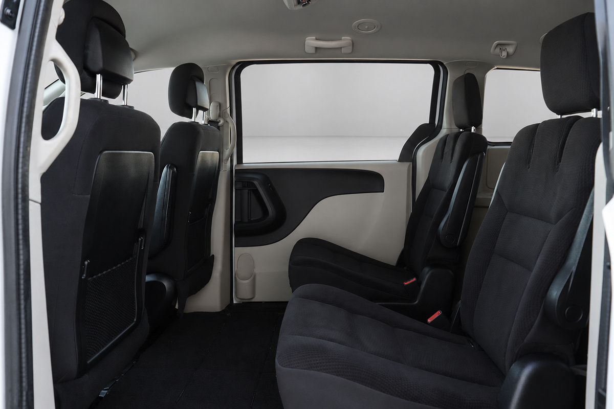 Used 2019 Dodge Grand Caravan SE FWD image 16