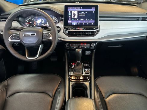 Used 2025 Jeep Compass Limited AWD/4WD image 13