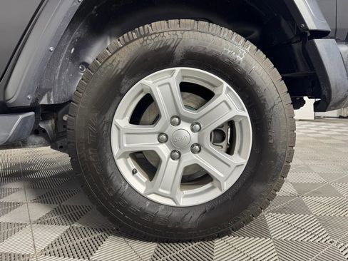 Used 2018 Jeep Wrangler Unlimited Sport S image 43