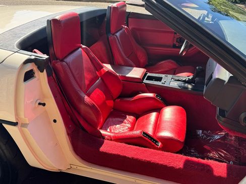 Used 1988 Chevrolet Corvette Convertible RWD image 31