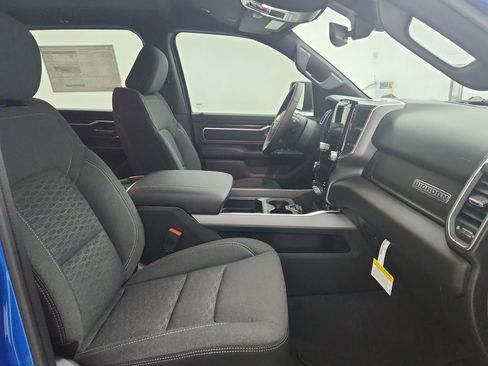 New 2026 RAM 1500 4x4 Crew Cab image 33