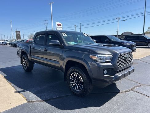 Used 2020 Toyota Tacoma TRD Sport image 21