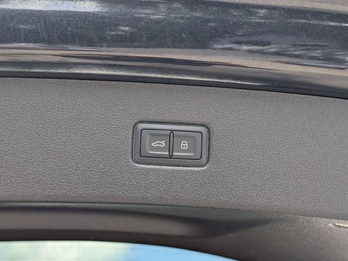 Used 2018 Audi Q7 2.0T Premium AWD/4WD image 9
