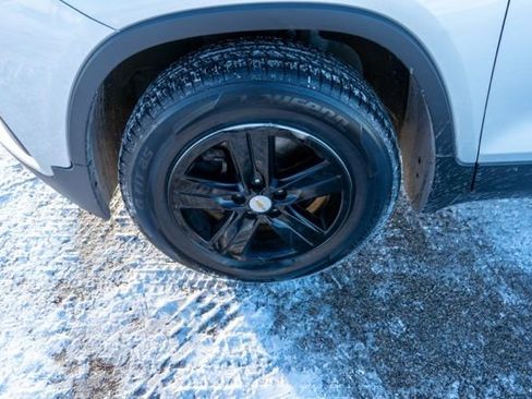 Used 2020 Chevrolet Trax LT w/ LT Convenience Package image 13