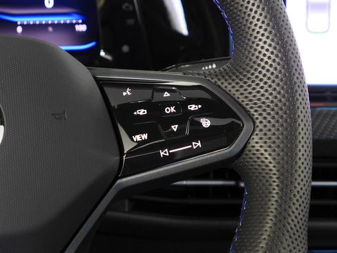 Used 2024 Volkswagen Golf R AWD/4WD image 30