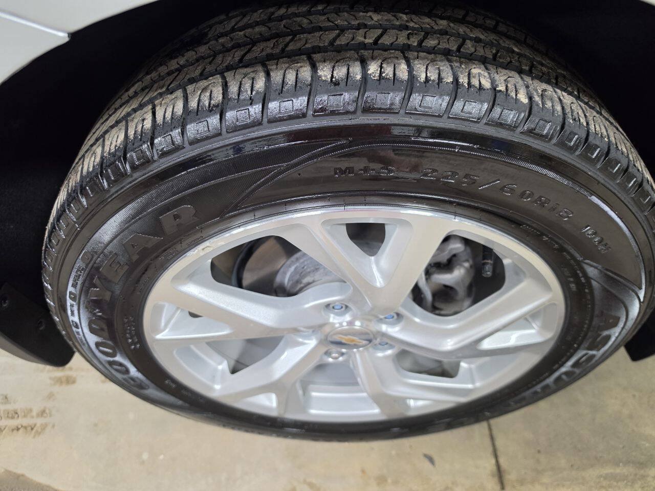 Used 2021 Chevrolet Equinox Premier w/ LPO, Floor Liner Package AWD/4WD image 11