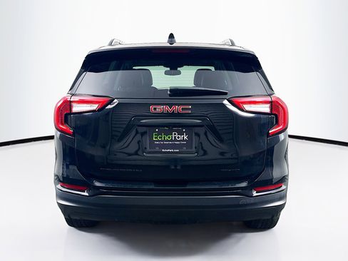 Used 2022 GMC Terrain SLT w/ Elevation Edition image 7