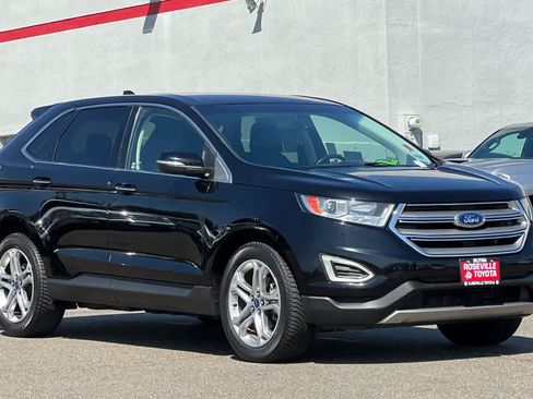 Used 2018 Ford Edge Titanium FWD image 5