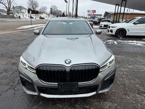 Used 2022 BMW 740i xDrive w/ M Sport Package image 2
