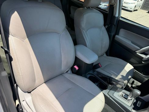 Used 2016 Subaru Forester 2.5i Limited AWD/4WD image 9