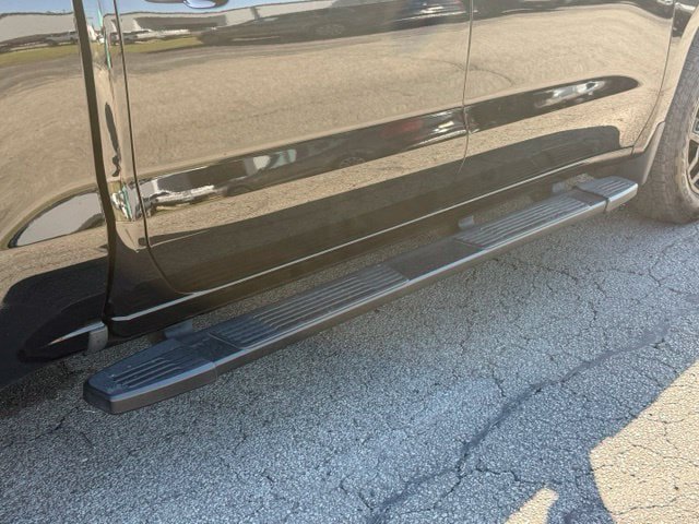 Certified 2022 Chevrolet Silverado 1500 RST w/ LPO, Blackout Package AWD/4WD image 17