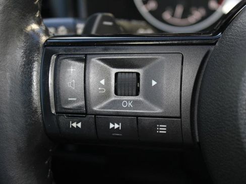 Used 2022 Nissan Rogue SL image 25