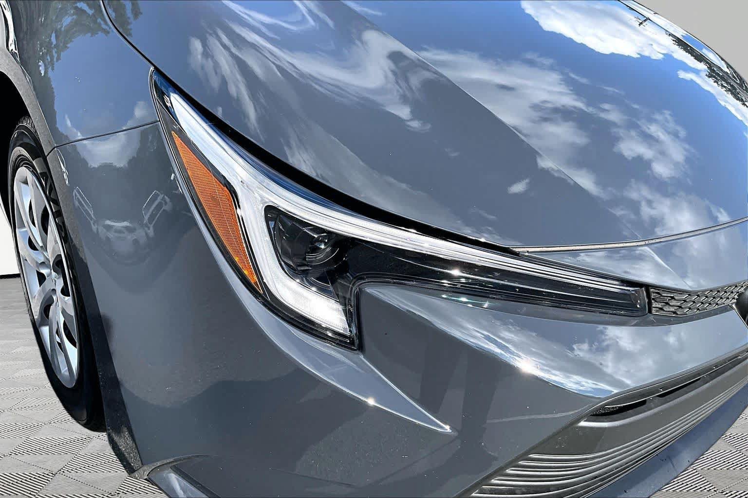 Used 2026 Toyota Corolla LE FWD image 28