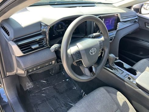 Used 2025 Toyota Camry LE FWD image 21