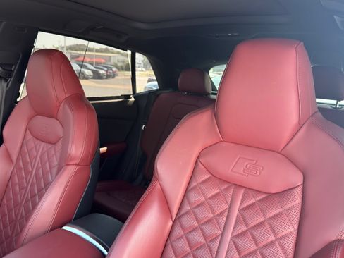 Used 2024 Audi SQ8 Prestige AWD/4WD image 14