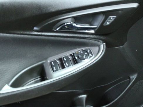 Used 2018 Chevrolet Malibu LS image 12