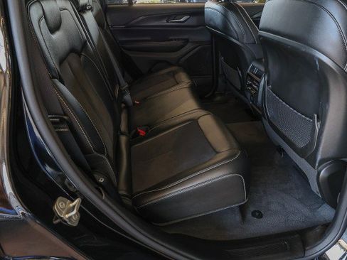 Used 2023 Jeep Grand Cherokee Altitude RWD image 32