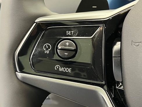 Certified 2025 BMW 530i w/ Premium Package image 18