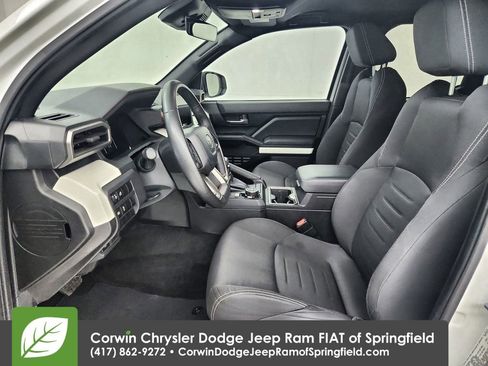 Used 2024 Toyota Tacoma TRD Off-Road image 19