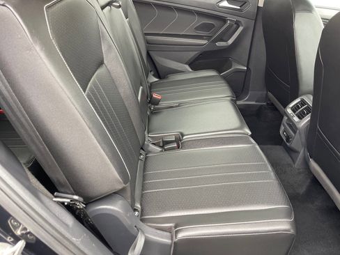 Used 2024 Volkswagen Tiguan SE image 18